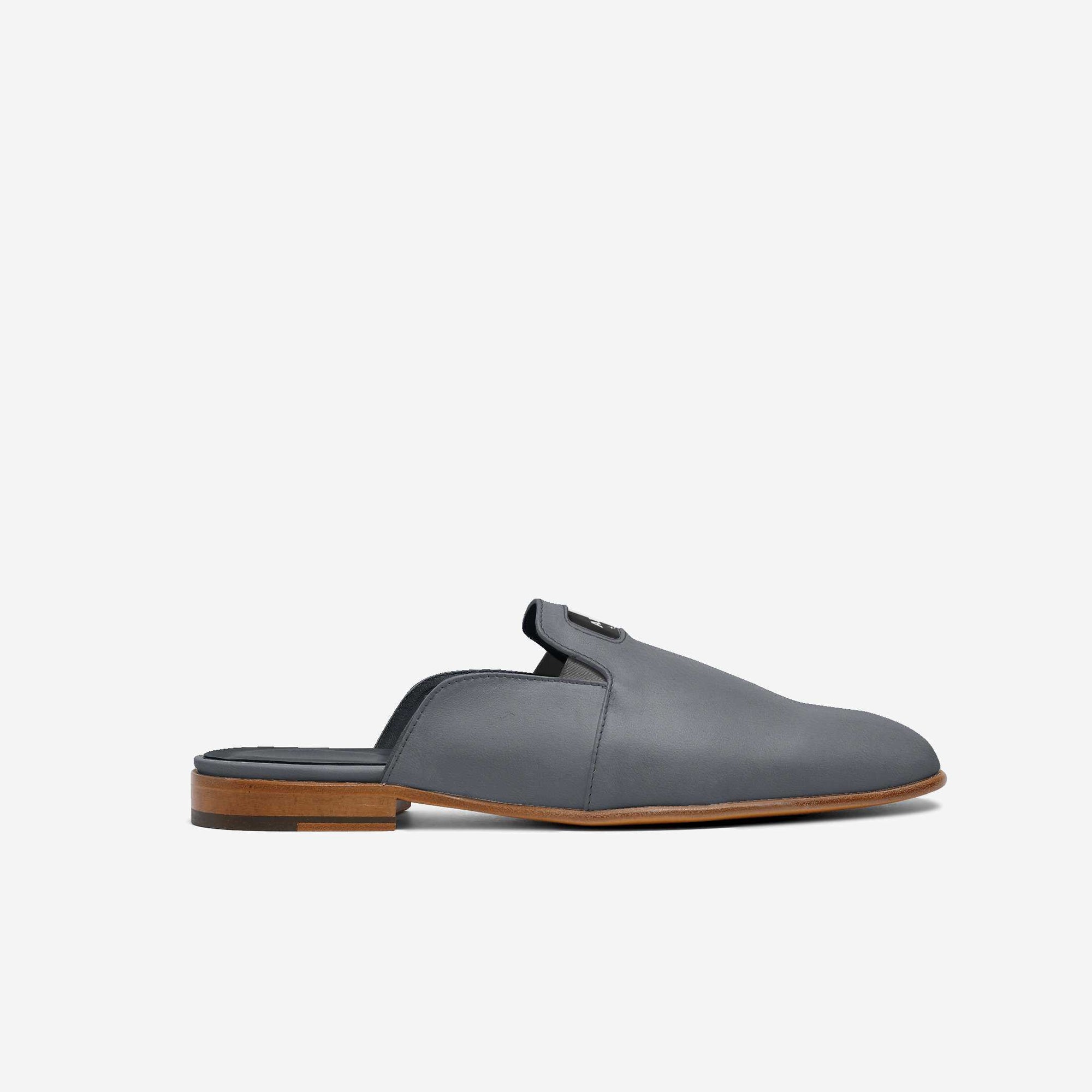 Elegant Slipper Design – Dark Grey