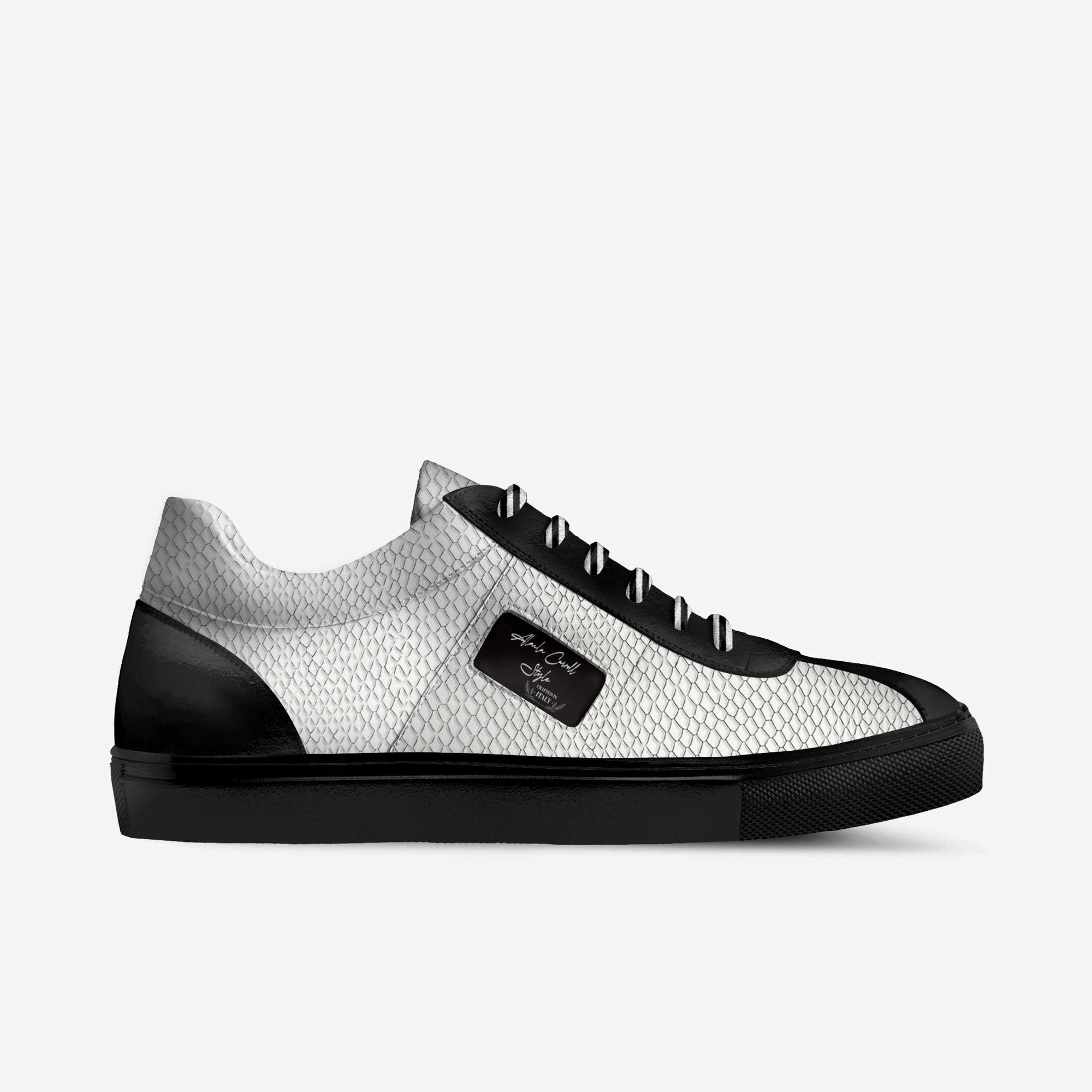 Minimal Low Top Black & White