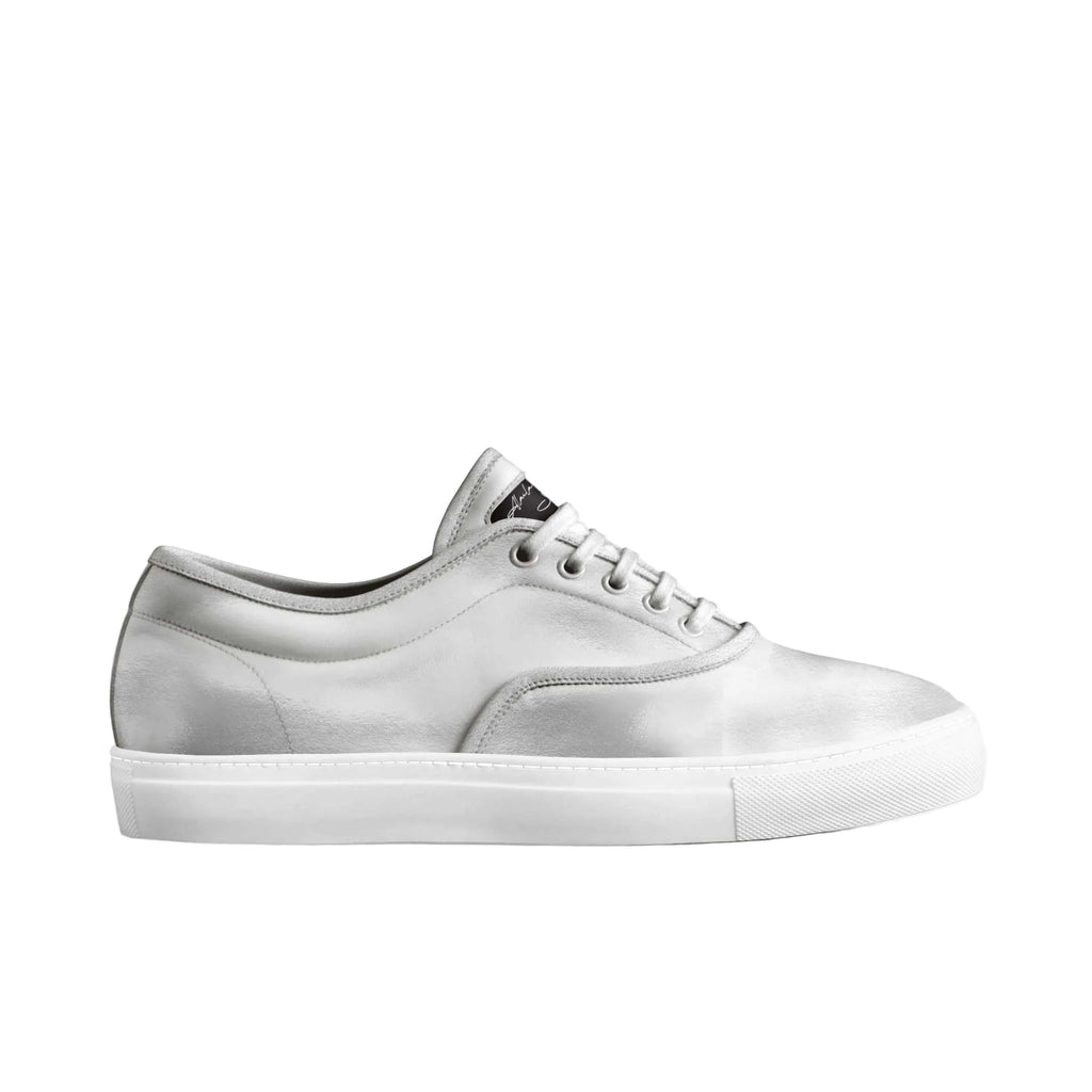 Rock timeless street style with the Classic Skater Sneaker in white. Crafted from genuine Italian materials with cotton laces and reinforced eyelets. Big sizes available for men and women.
skater sneakers, white low top sneakers, designer skate shoes, Italian material sneakers, unisex casual shoes, big size sneakers, extended size footwear, streetwear sneakers, classic low top shoes, men’s skater shoes, women’s skater shoes