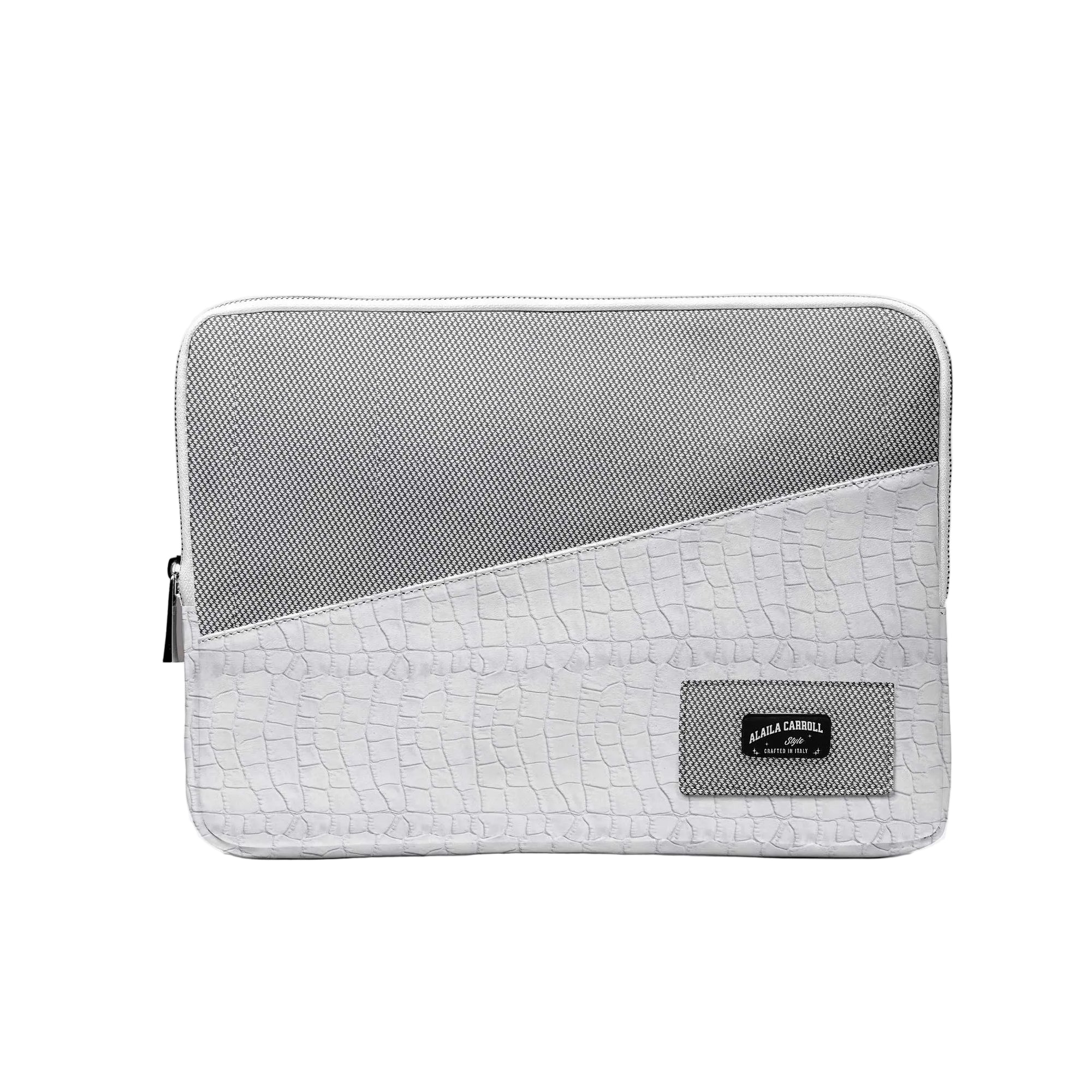 Designer luxury minimal slide bag white python grey

Luxury laptop slide bag for 13 and 16 inch laptops

Minimalist professional laptop bag by Alaila Carroll Style