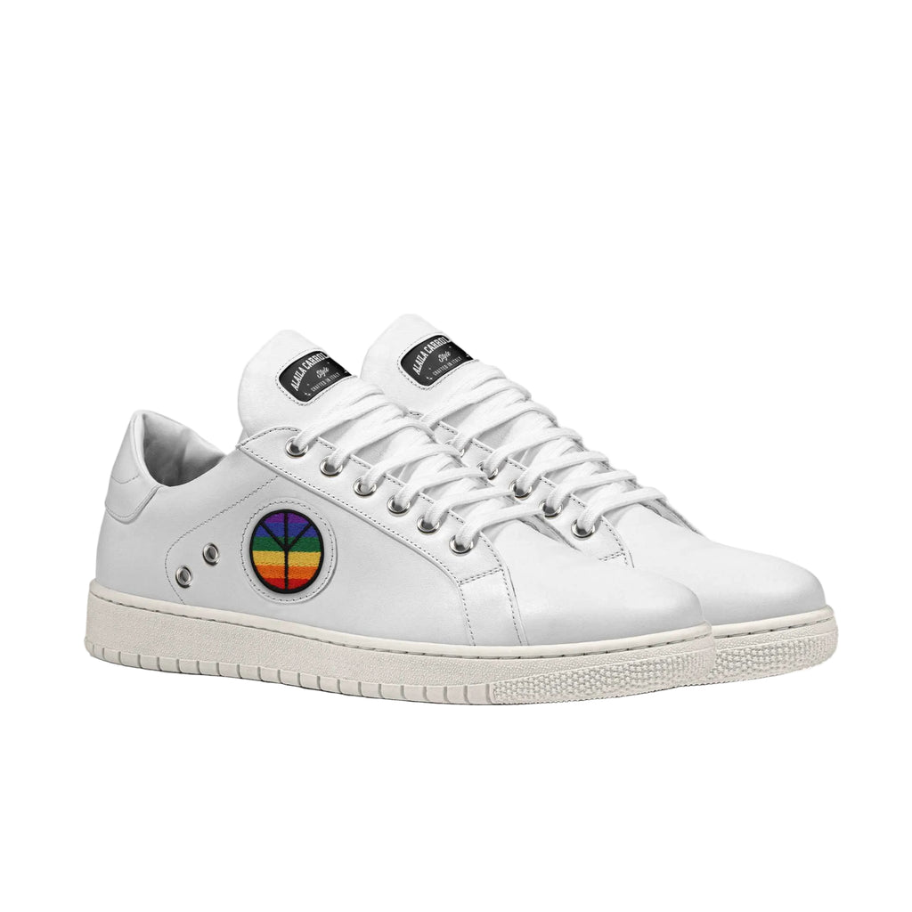 Eco vintage low top sneaker white by Alaila Carroll Style

Sustainable luxury sneakers with embroidered logo patch

Men and women low-top eco-friendly sneakers