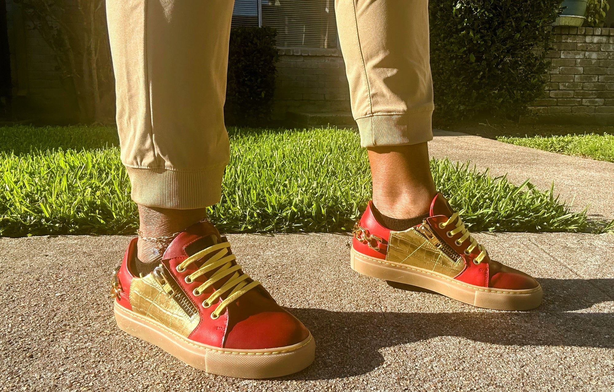 Alaila Carroll METAL URBAN LOW TOP RED & GOLD