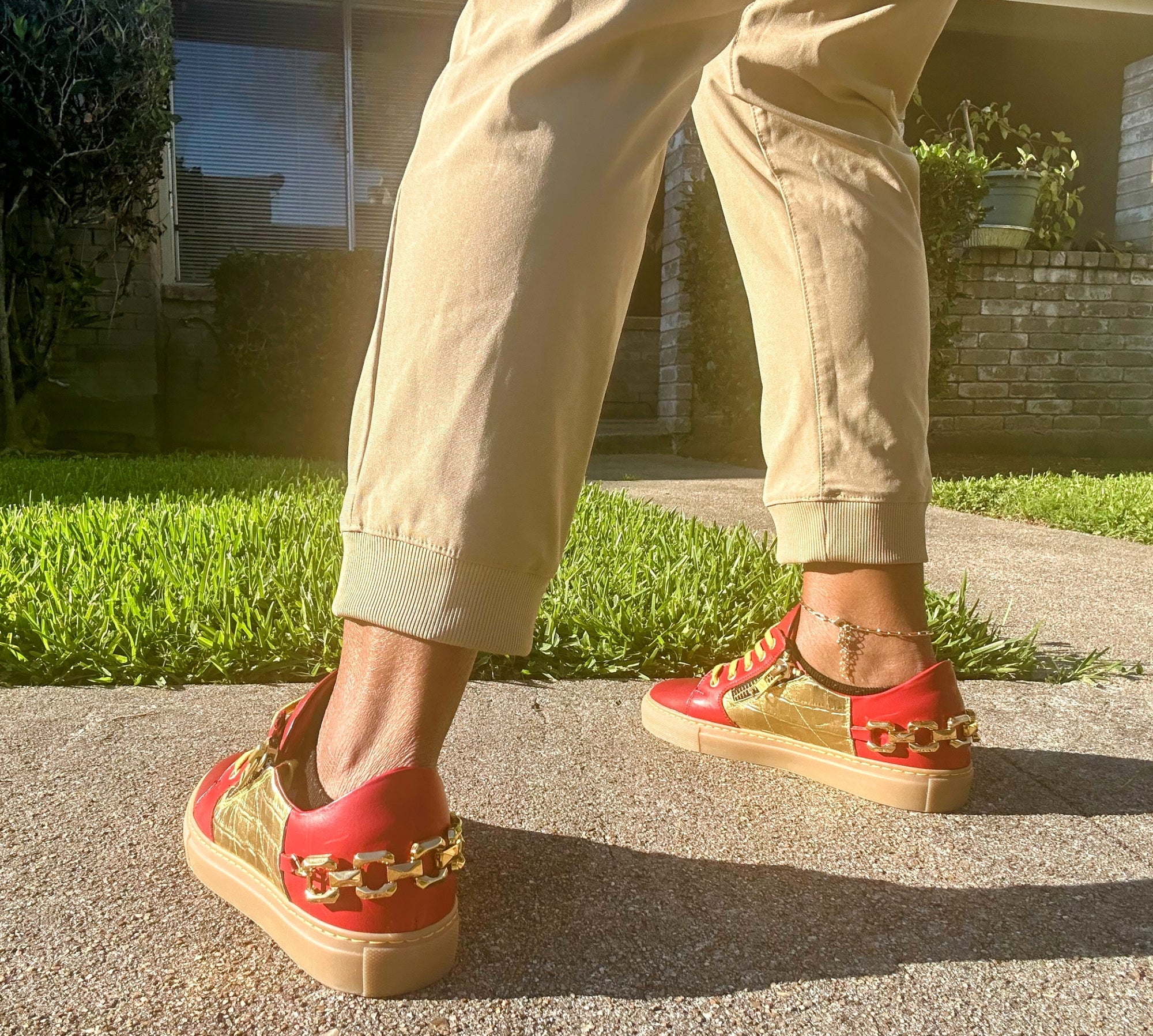 Alaila Carroll METAL URBAN LOW TOP RED & GOLD