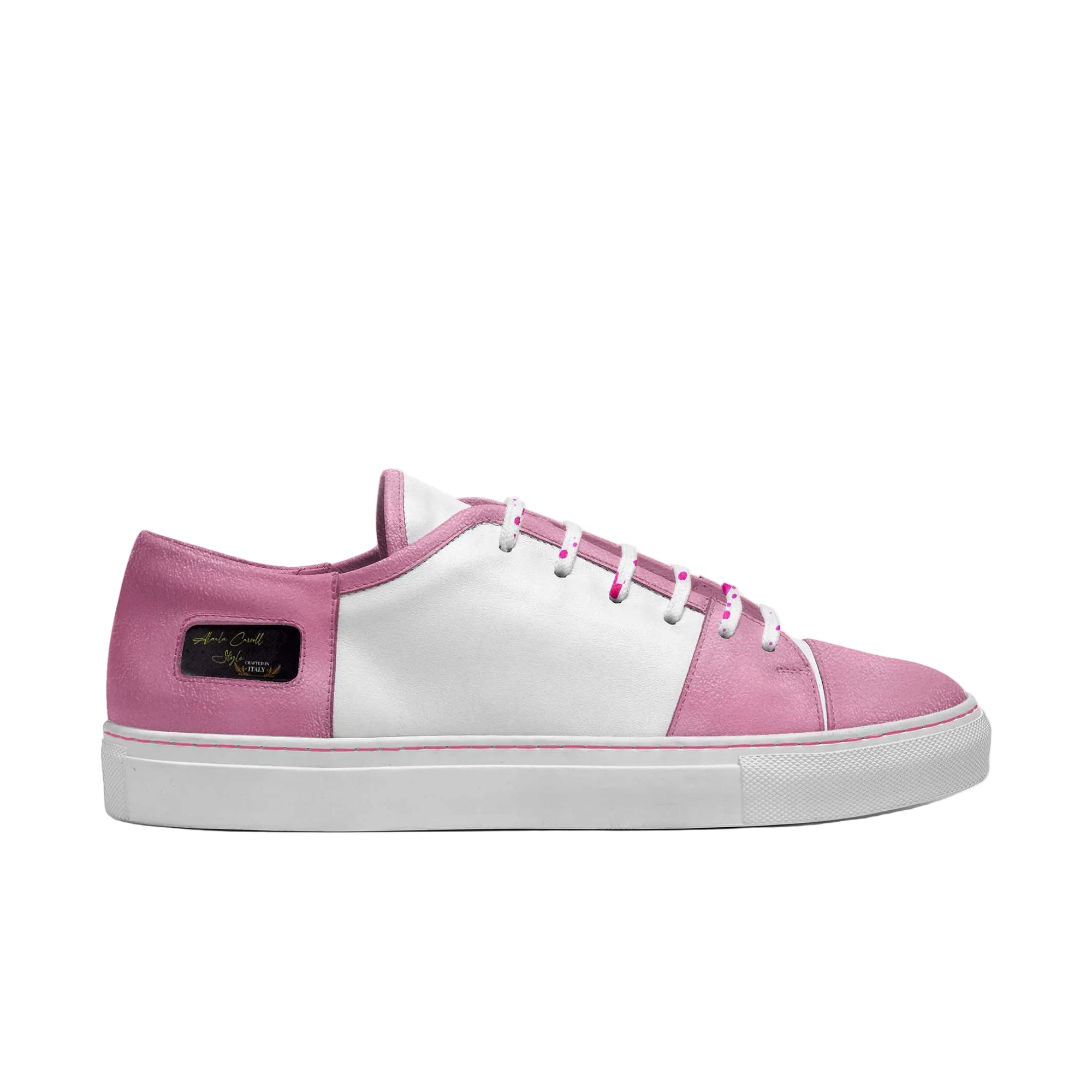 Keep it classic with the White & Pink Revised Skater Style sneaker by Alaila Carroll Style. Crafted from Italian materials with cotton laces and low-top comfort. Big sizes available.
skater style sneakers, white and pink sneakers, low top casual shoes, Alaila Carroll Style sneakers, Italian material sneakers, unisex fashion sneakers, big size sneakers, extended size footwear, streetwear sneakers, classic low top shoes, men’s skater shoes, women’s skater shoes